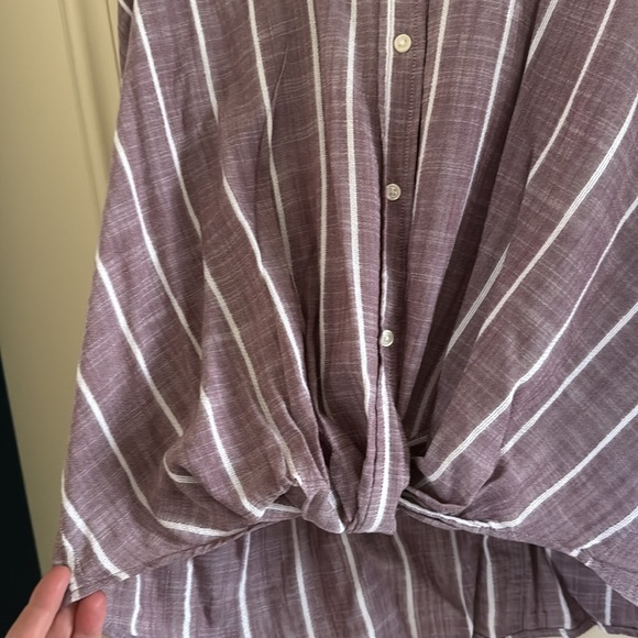 Core Life Buttoned Blouse with twist front Size XL - Picture 2 of 6